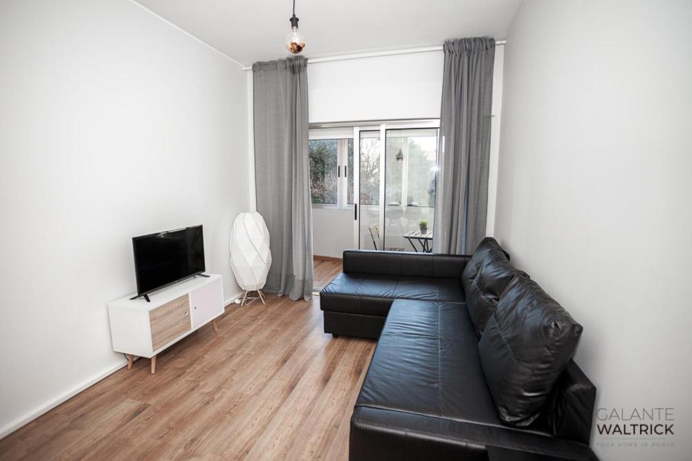 Downtown 3 Bedroom With Balcony - Quiet Street - Family Friendly - Groups Πόρτο Εξωτερικό φωτογραφία