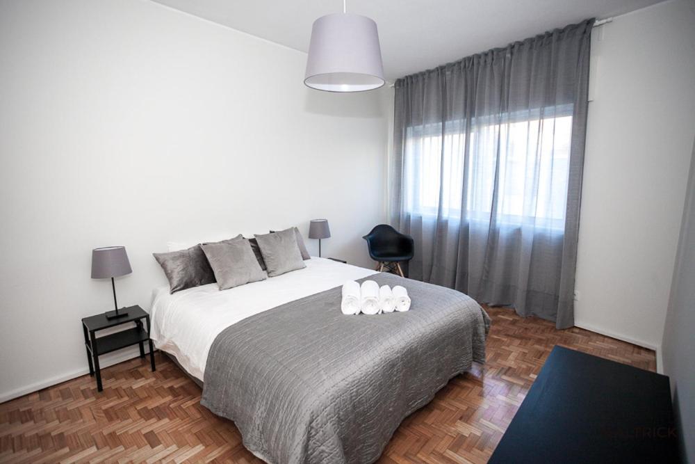 Downtown 3 Bedroom With Balcony - Quiet Street - Family Friendly - Groups Πόρτο Εξωτερικό φωτογραφία