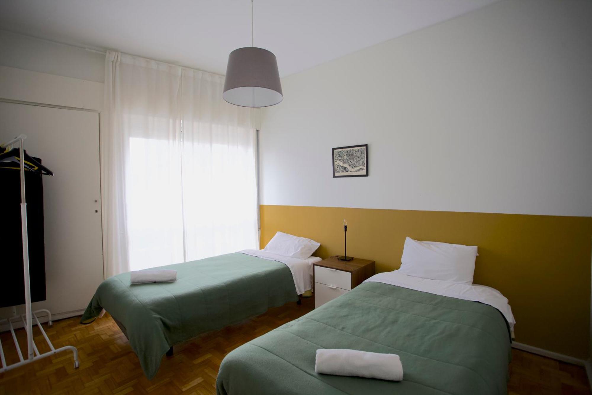 Downtown 3 Bedroom With Balcony - Quiet Street - Family Friendly - Groups Πόρτο Εξωτερικό φωτογραφία